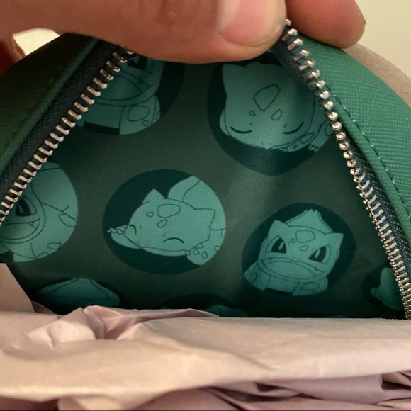 Bulbasaur Mini Backpack - Picture 4 of 4